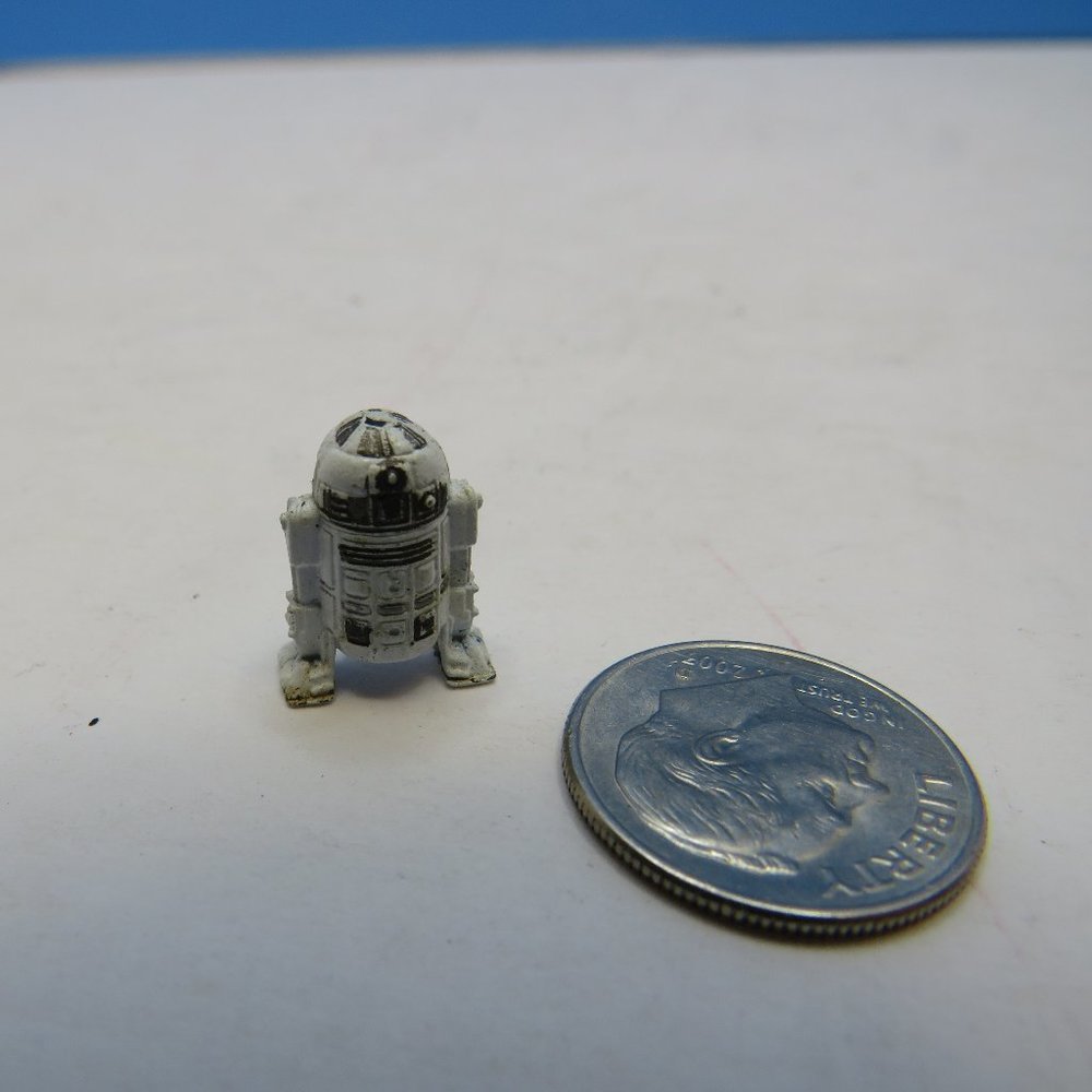VTG Micro Machine Star Wars R2 Figure.